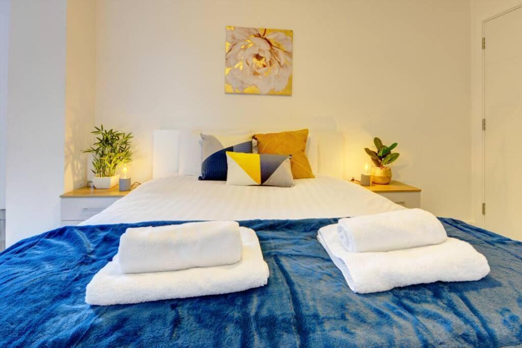Modern & Stylish 2Br Apartment - Queens House Ковентрі Екстер'єр фото